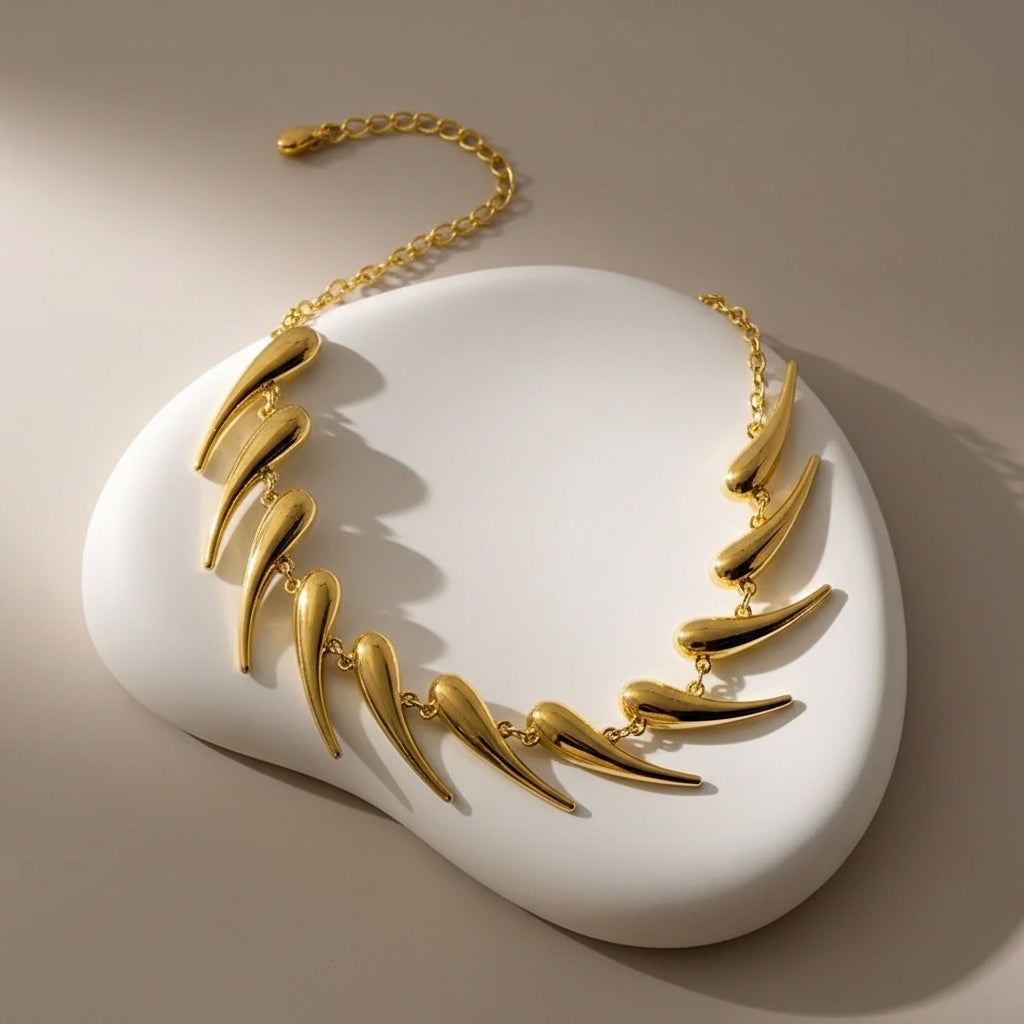 Thalor Crest Chain Necklace